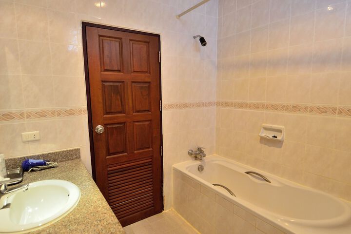 Room 46 of 87