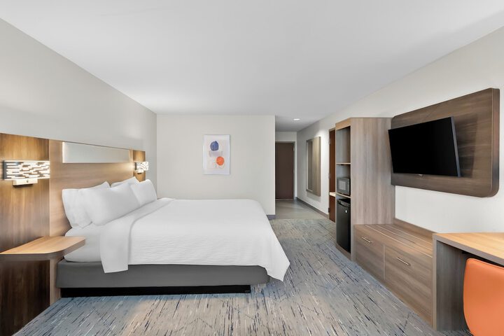 Room 34 of 71