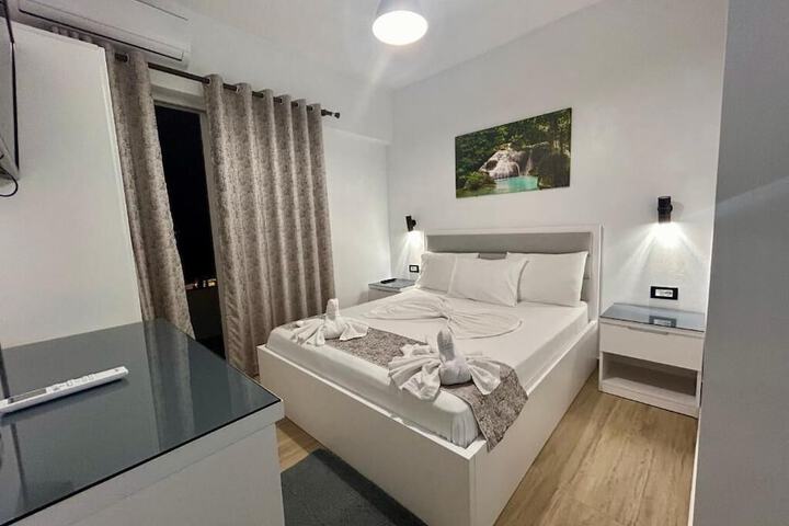 Room 28 of 53