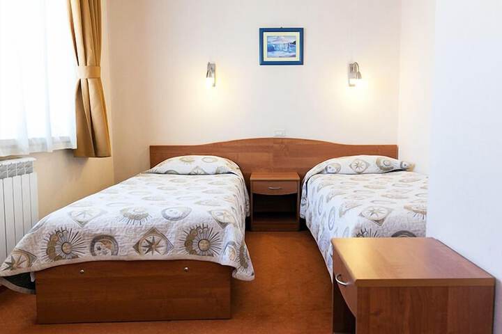 Room 30 of 154