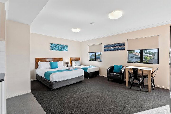 Room 6 of 90