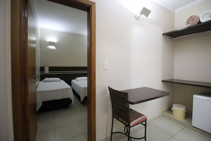 Room 83 of 183