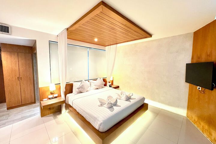 Room 8 of 61