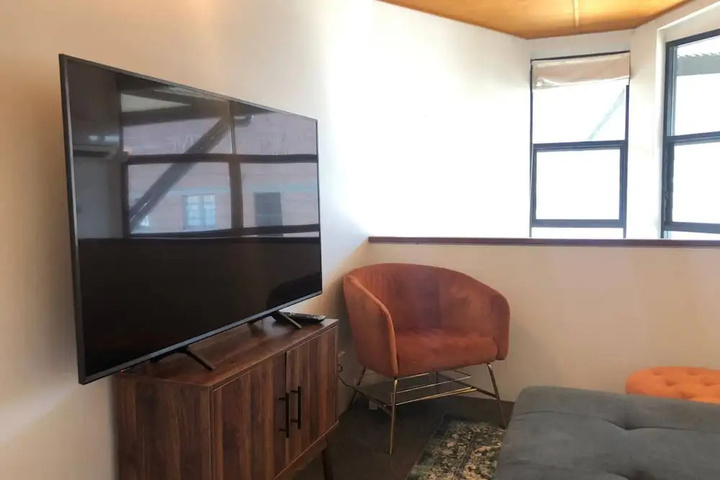 Room 5 of 15