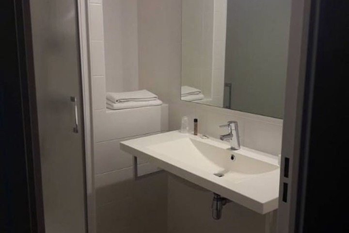 Room 20 of 39