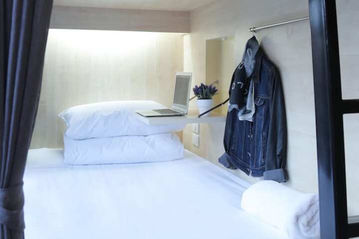Room 25 of 46