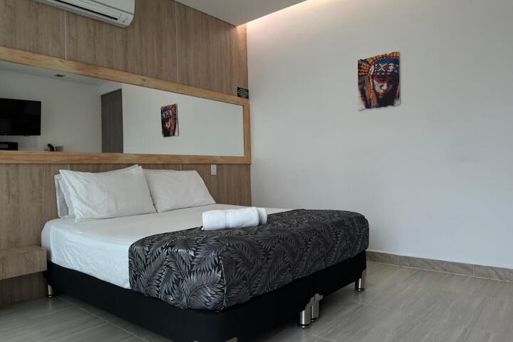 Room 4 of 9
