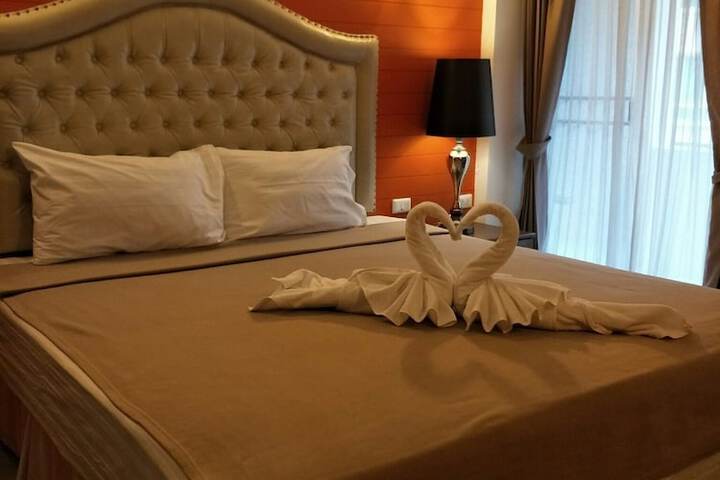 Room 6 of 29