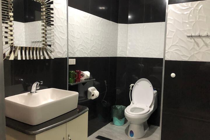 Room 20 of 32