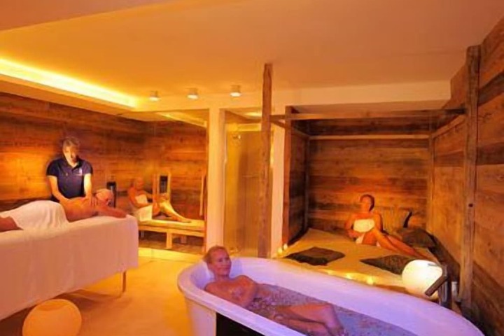 Spa 53 of 70