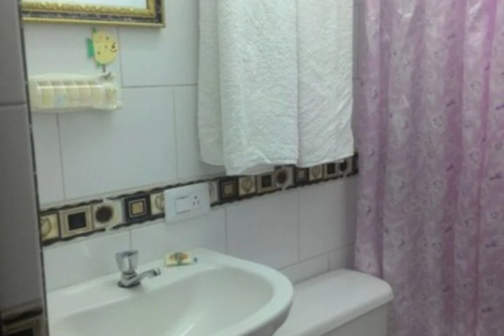 Room 8 of 12