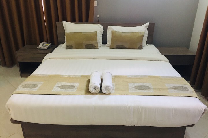 Room 10 of 40