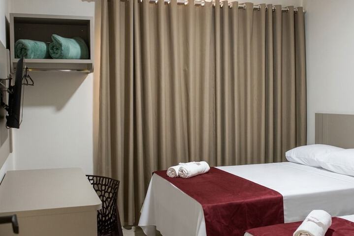 Room 9 of 21