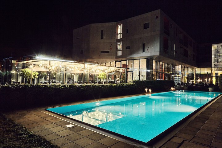 Pools & Facilities