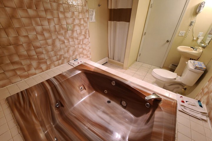 Private spa tub