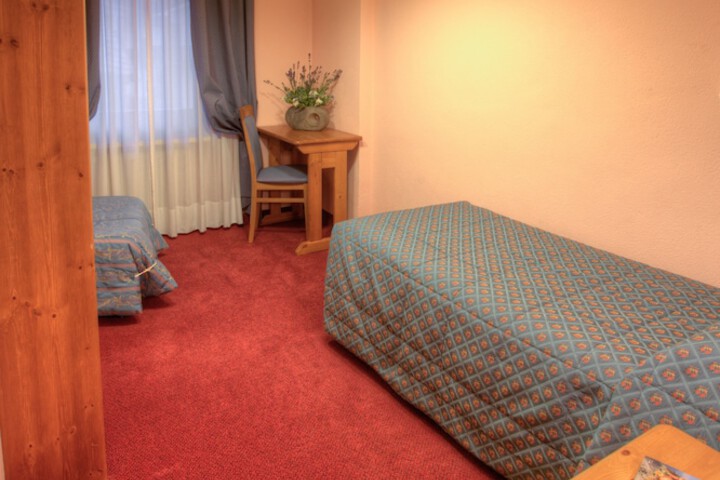 Room 6 of 38