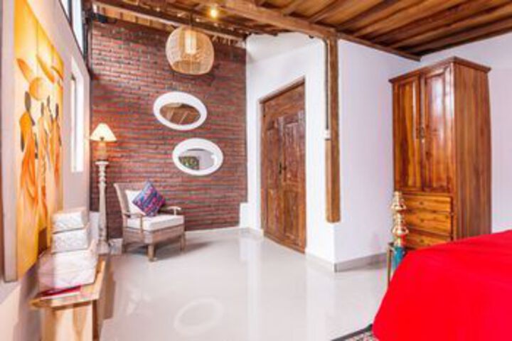 Room 9 of 20