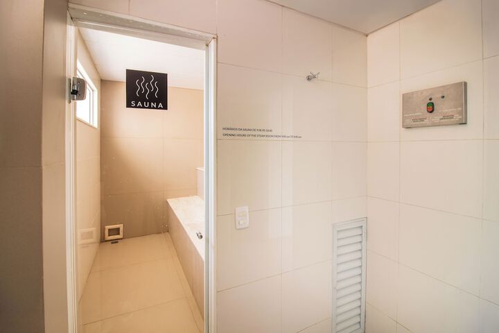 Room 43 of 77
