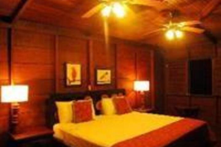 CHACHAGUA RAINFOREST HOTEL & HACIENDA