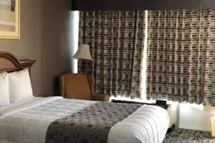 2 Double Beds (9 of 12)