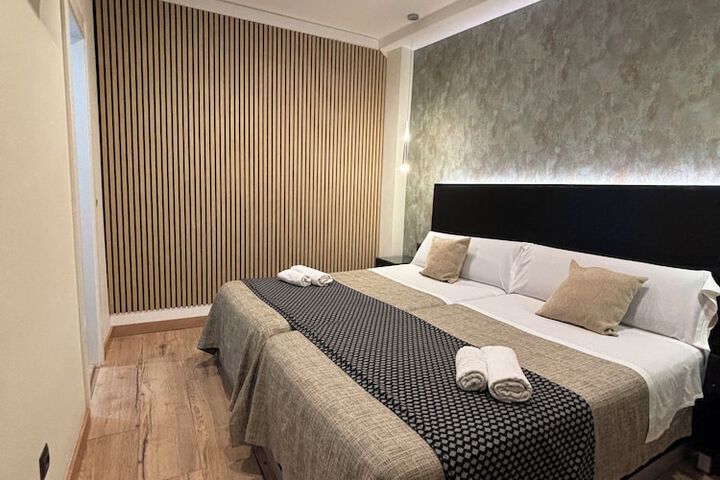 Room 28 of 68