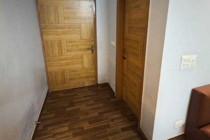 Room 11 of 20