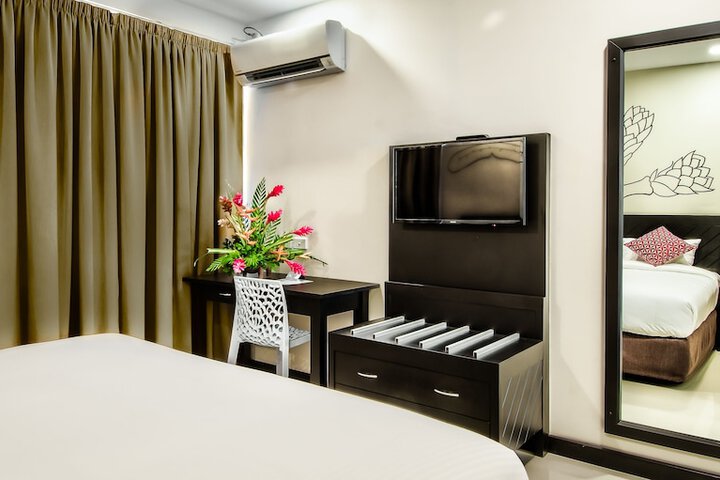 Room 4 of 23