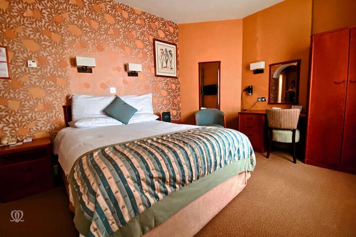 Room 3 of 24