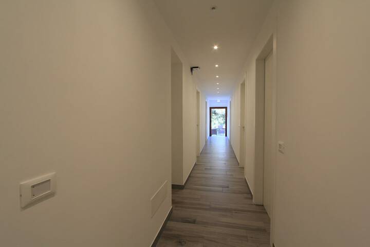 Ballroom/Hall 54 of 69