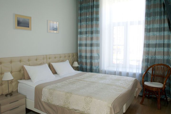 Room 9 of 48