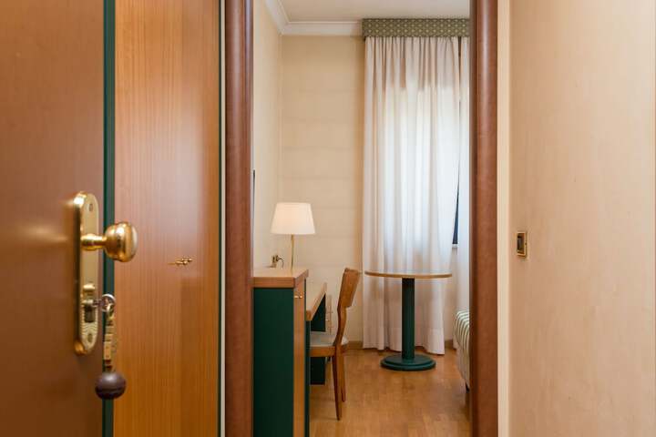 Room 21 of 47