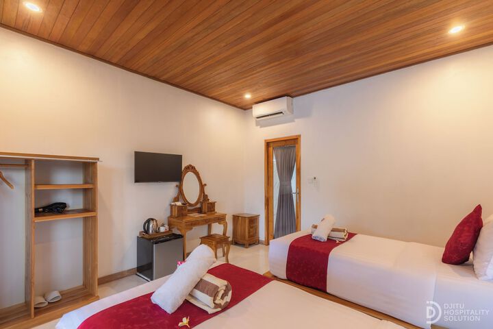 Room 8 of 35