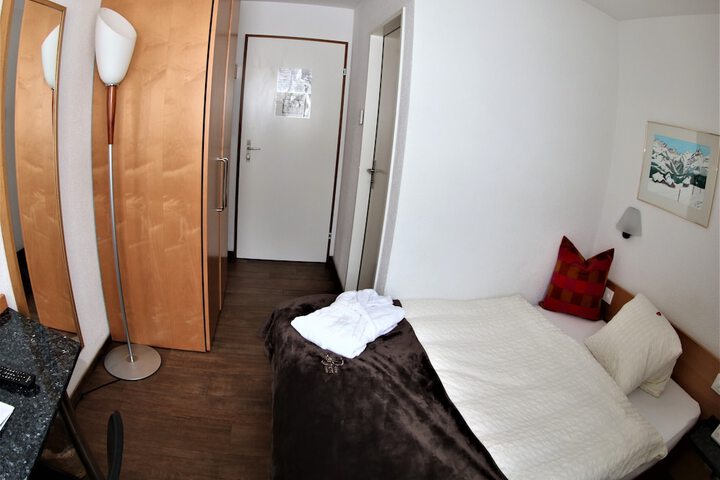 Room 18 of 67