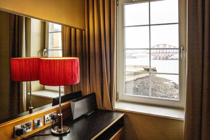 Room 34 of 70