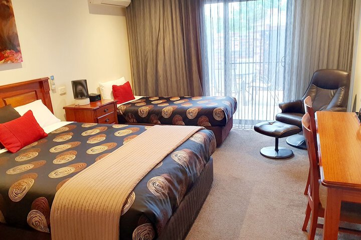 Room 16 of 104