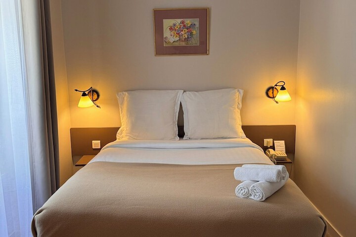 Room 16 of 39