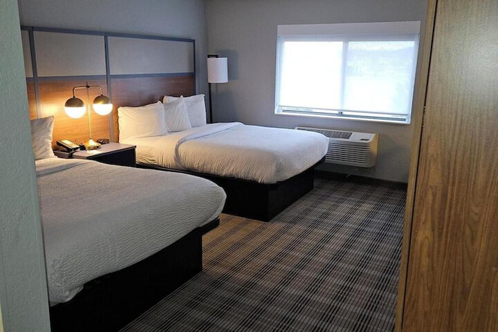 2 Queen Beds (21 of 22)