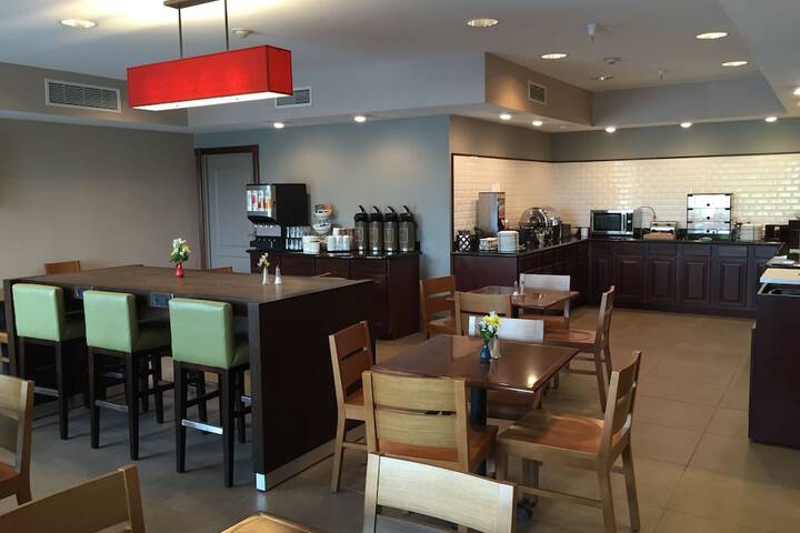 Breakfast area