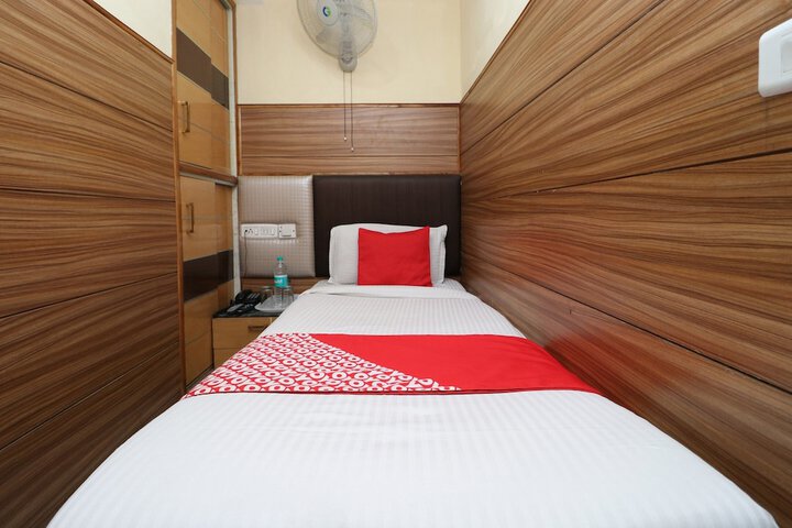Room 9 of 31