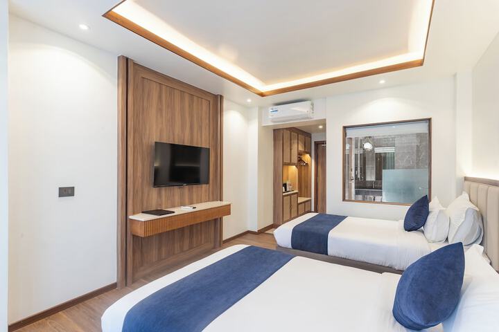 Room 9 of 48