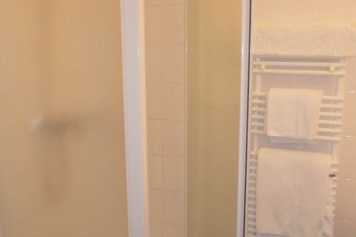 Room 11 of 23