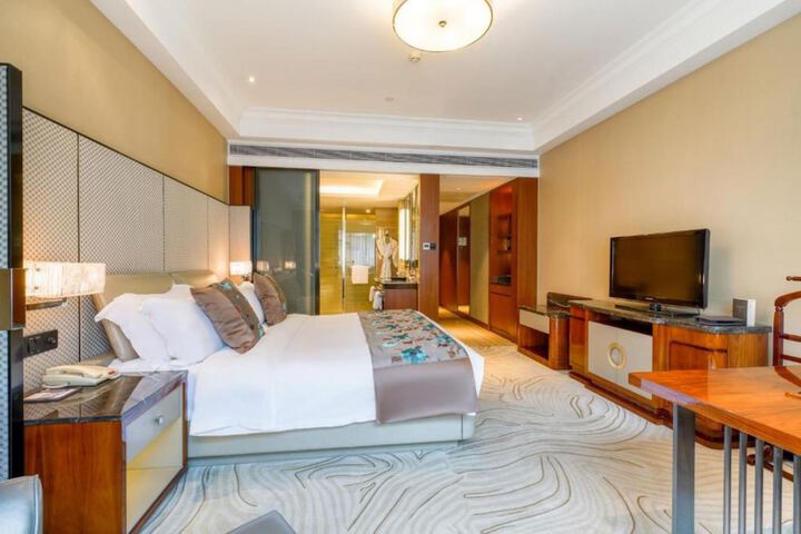 Room 15 of 99