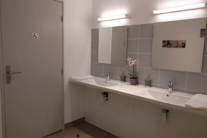 Room 15 of 26