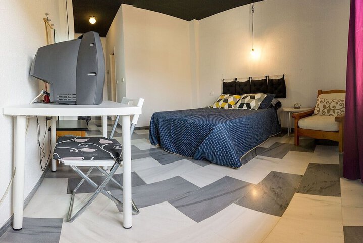 Room 8 of 13