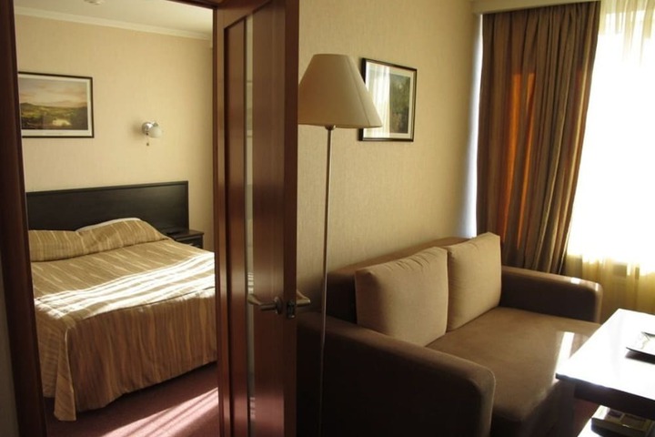 Room 15 of 60