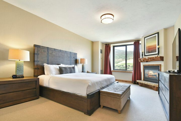 Room 42 of 181