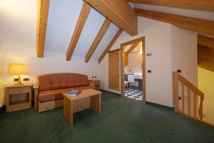 Room 12 of 84