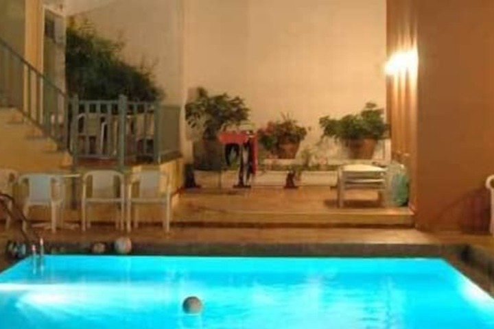 Pool 20 of 39