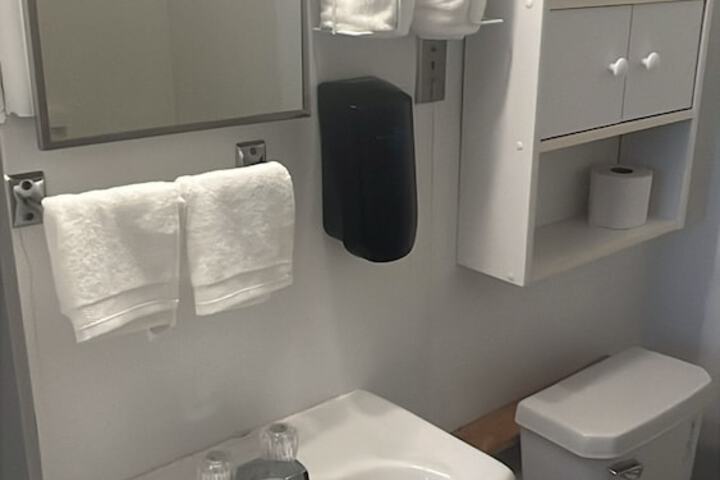 Room 8 of 14