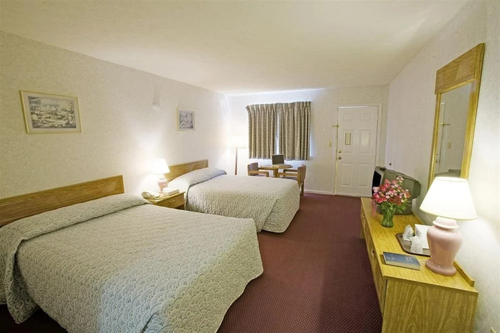 Room 5 of 14